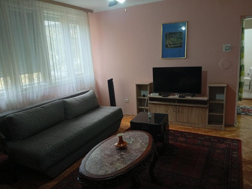 Slika 1 - Dvosoban, 55m2, U blizini Doma zdravlja Niš, sa terasom